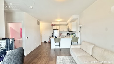 Building Photo - 1000 Lackner Pl