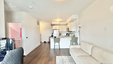 Building Photo - 1000 Lackner Pl