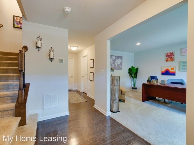 Building Photo - 3 br, 2.5 bath House - 3046 Potomac River ...