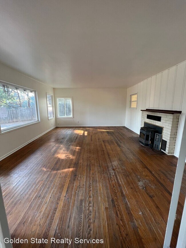 Building Photo - 3 br, 1 bath House - 17939 Lake Arthur Rd