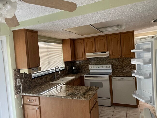 Building Photo - 9025 Pegasus Ave