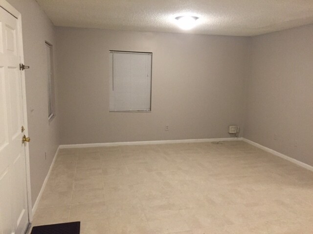 Foto del edificio - 2331 W Walnut St