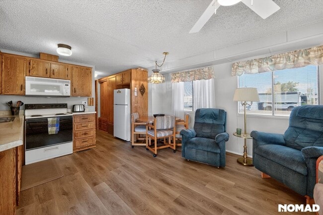 Foto del edificio - 8265 E Southern Ave