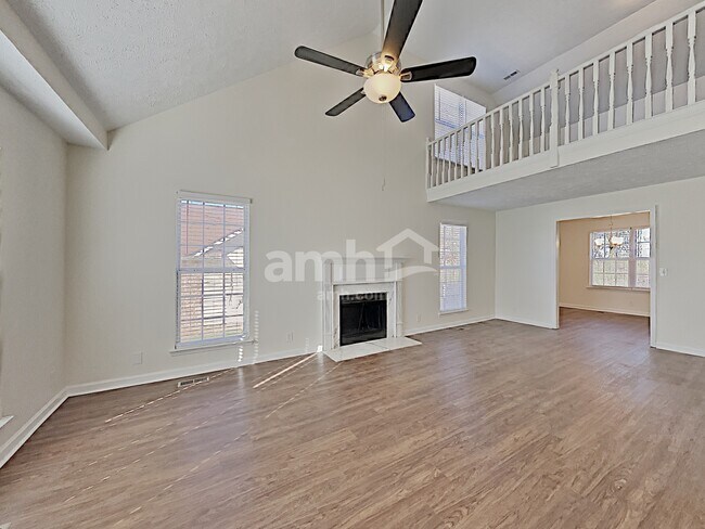 Foto del edificio - 3429 White Pine Dr