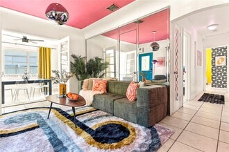 Building Photo - 260 NE 45th St