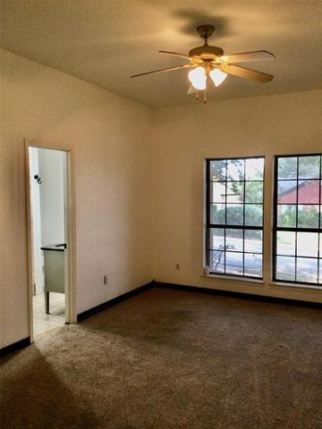 Foto del edificio - 4106 Sunday Hill Dr
