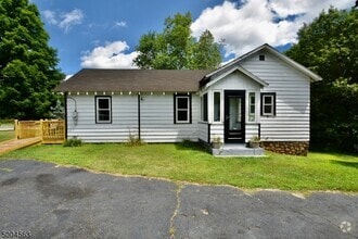 Building Photo - 5528 Berkshire Valley Rd