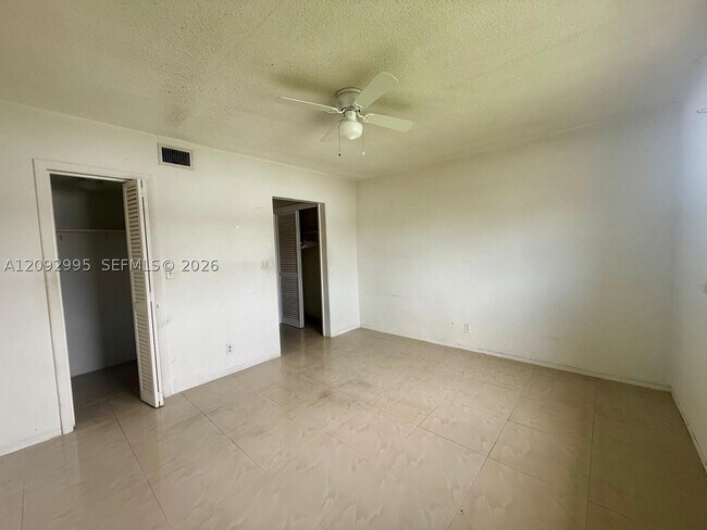 Building Photo - 1501 NW 43rd Ave