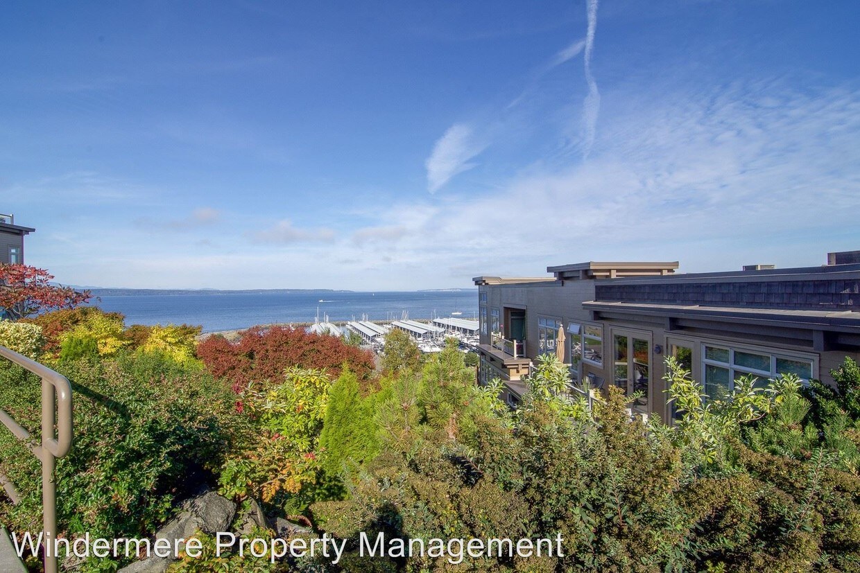 Primary Photo - 1 br, 1 bath House - 51 Pine St #201