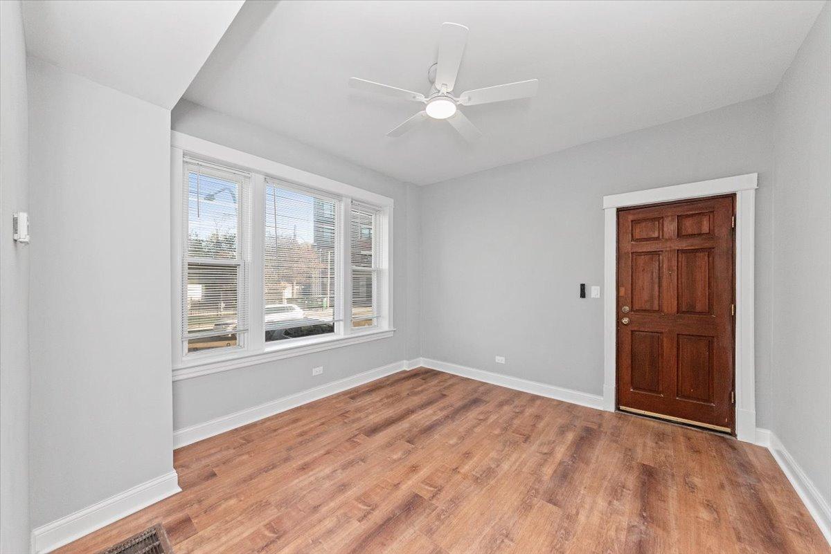 Foto principal - 2 bedroom in Chicago IL 60618