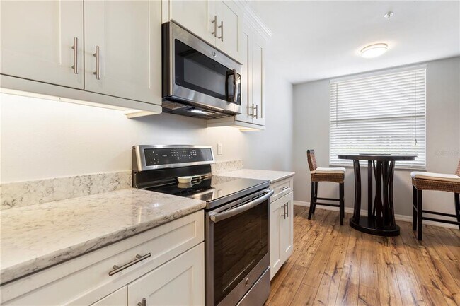 Foto del edificio - 8750 Olde Hickory Ave
