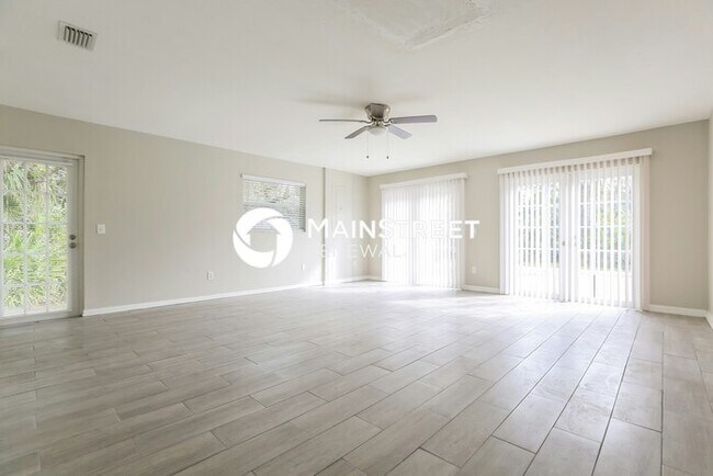 Building Photo - 3 Bedroom Pet-Friendly Home in NORTH PORT, FL with Main Street Renewal