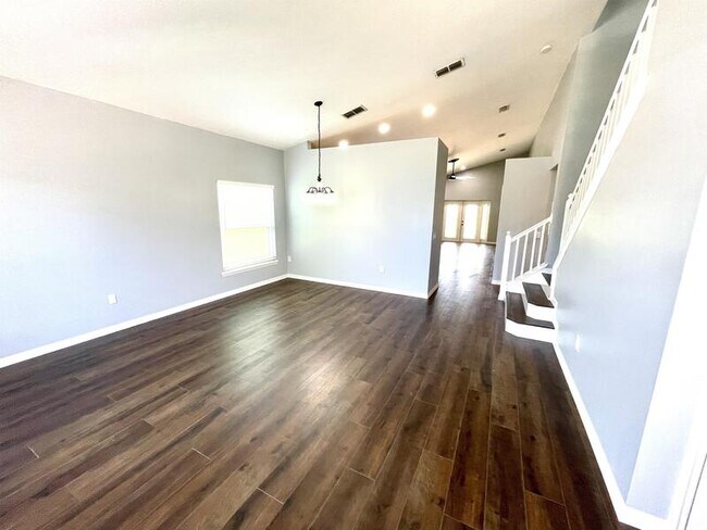 Building Photo - 1665 Canoe Creek Falls Dr