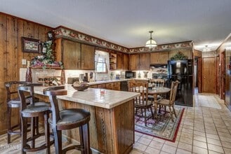 Building Photo - 200 McCurry Ln