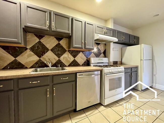 Photo - 2839 W Nelson St Apartment