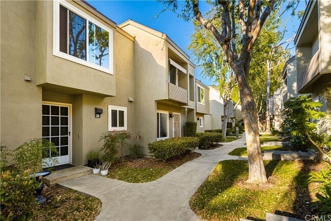 Building Photo - 5749 E Creekside Ave