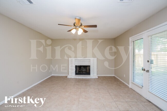Foto del edificio - 7834 Sunny Ridge Dr