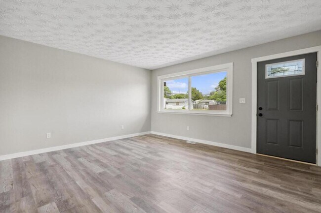 Building Photo - 1311 Liscum Dr