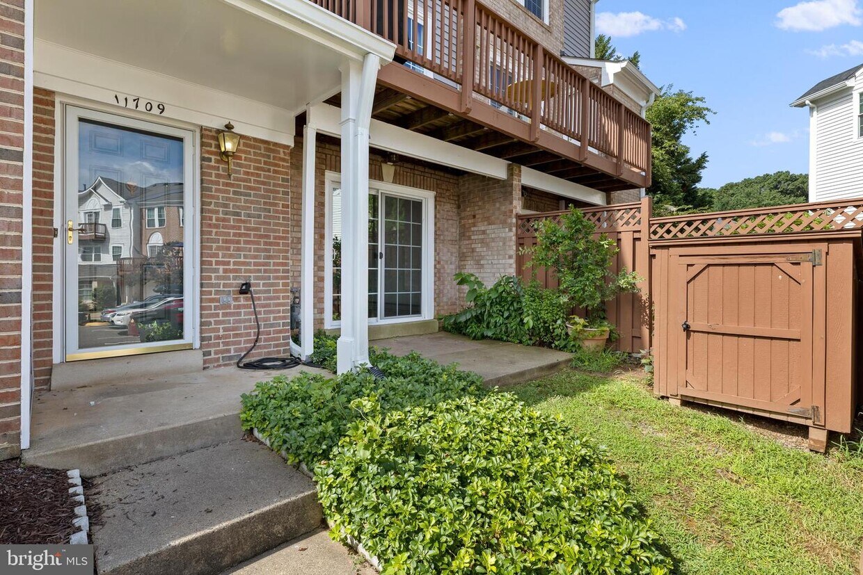 11709 Tumbrel Ct, Fairfax, VA 22030 Townhouse for Rent in Fairfax, VA