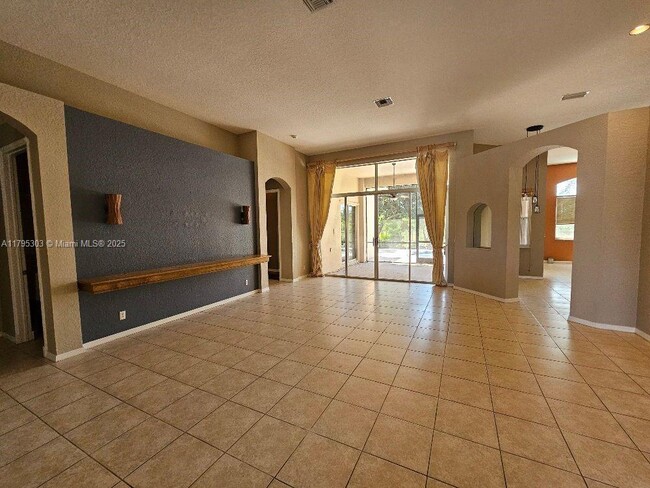 Foto del edificio - 18628 Ocean Mist Dr