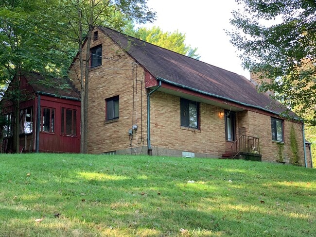 Building Photo - 20 Reichold Rd