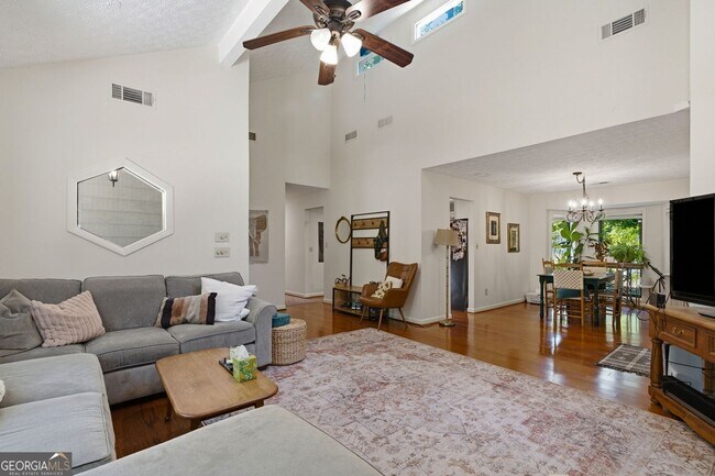 Foto del edificio - 505 Summerhill Pl