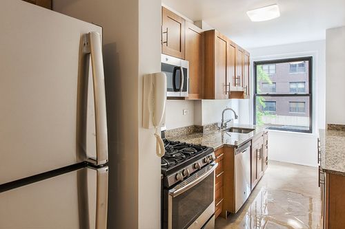Building Photo - 405 E 54th St