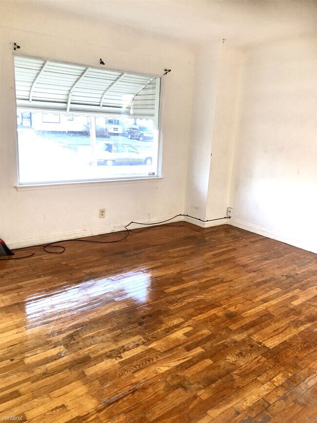 Foto del edificio - 3 br, 1 bath House - 4014 Milbourne Ave