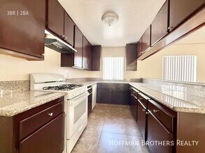 Building Photo - 8926 Burnet Ave