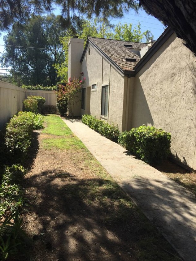 Building Photo - 1106 Cedar Creek Dr