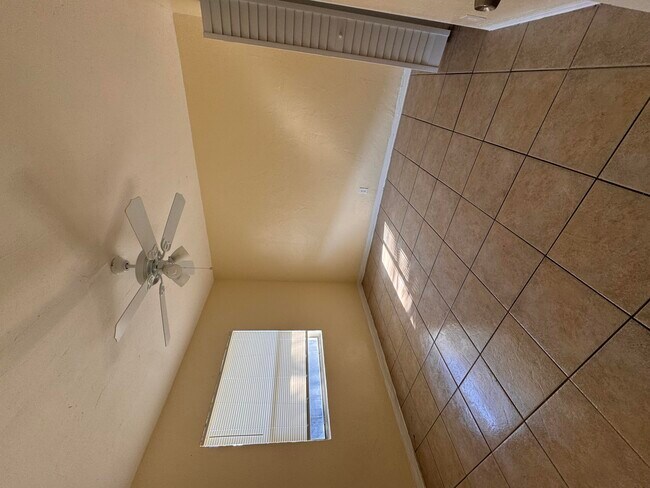 Foto del edificio - 825 NW 10th Terrace