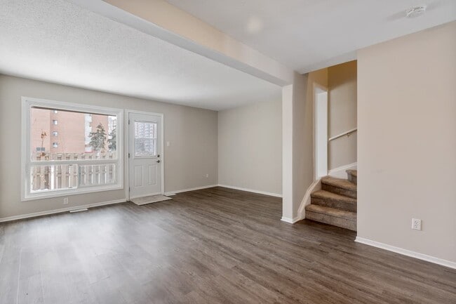 Building Photo - Surrey Place Townhomes