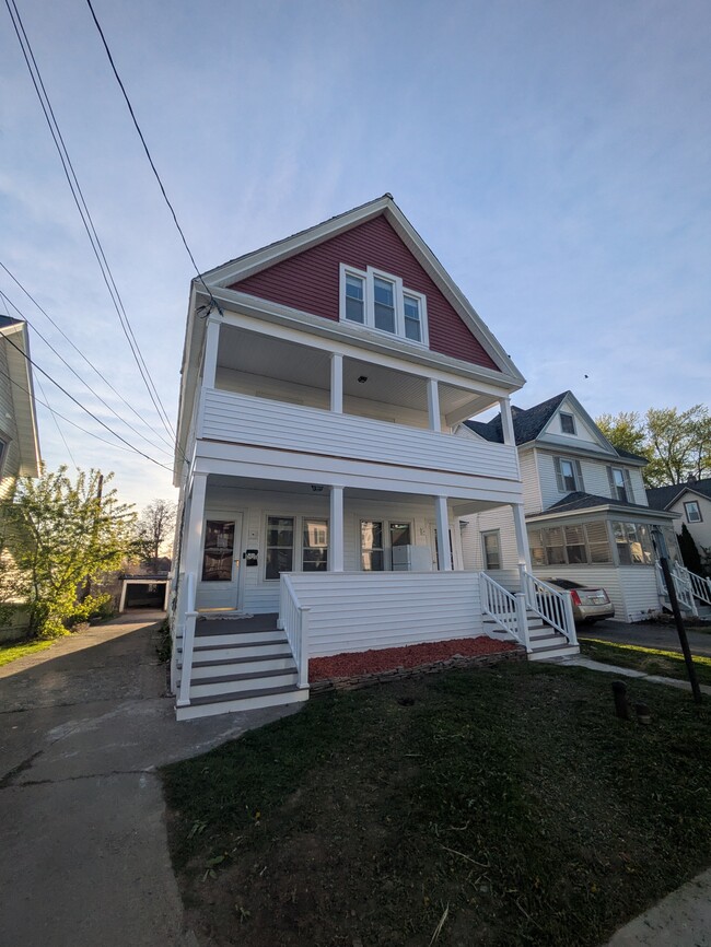 Building Photo - 201 Lillian Ave