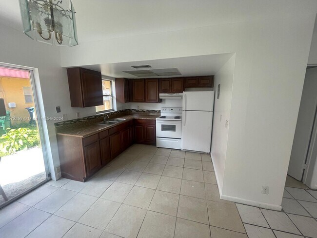 Foto del edificio - 2520 NW 52nd Ave