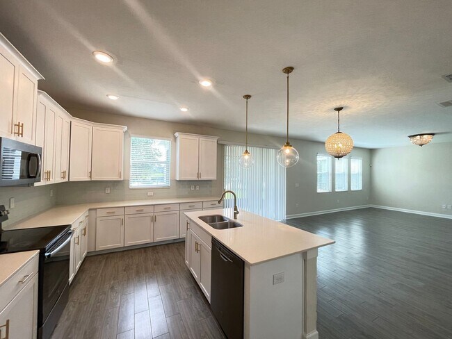 Building Photo - 10881 Longleaf Woods Dr