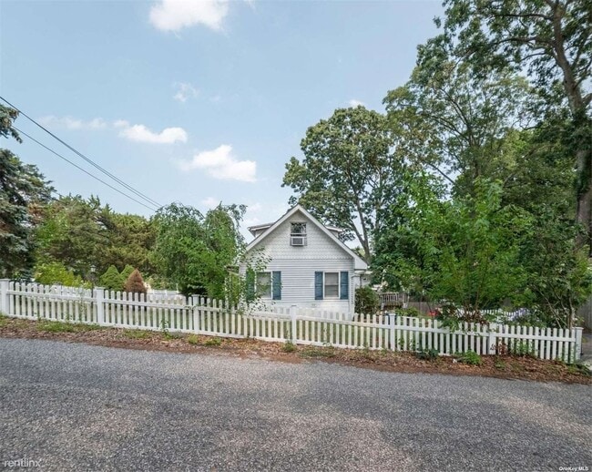 Building Photo - 2 br, 1 bath House - 120 Lower Rocky Point Rd