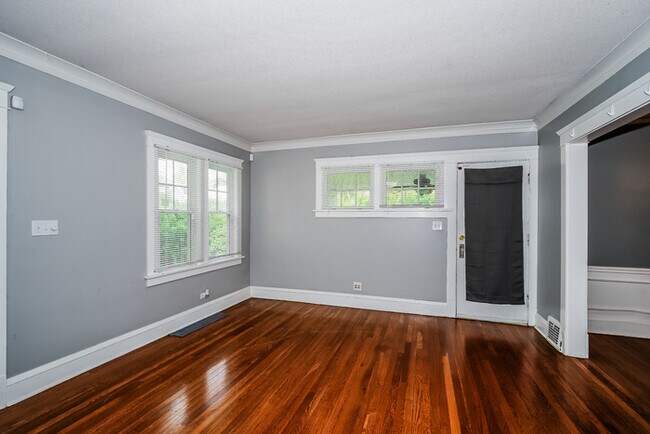 Foto del edificio - 3848 Glenwood Rd