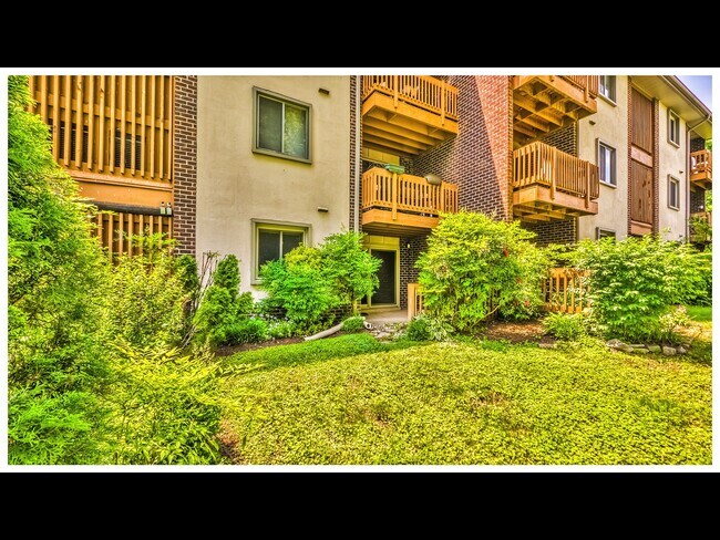 Foto del edificio - 5039 Green Mountain Cir