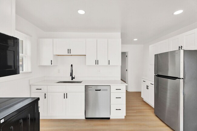 Foto del edificio - 1075 E West Maple Rd