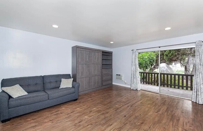 Foto del edificio - 7890 E Spring St