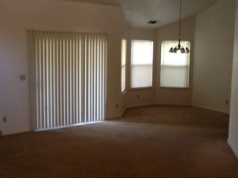 Foto del edificio - House For Rent in Modesto