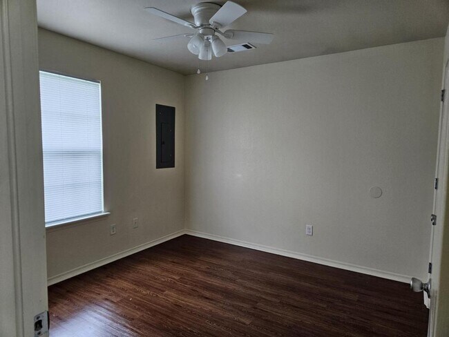 Foto del edificio - 2200 Elizabeth Ave