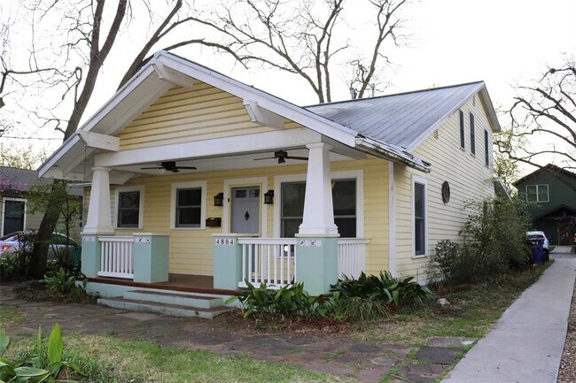 Foto del edificio - 4804 Caswell Ave