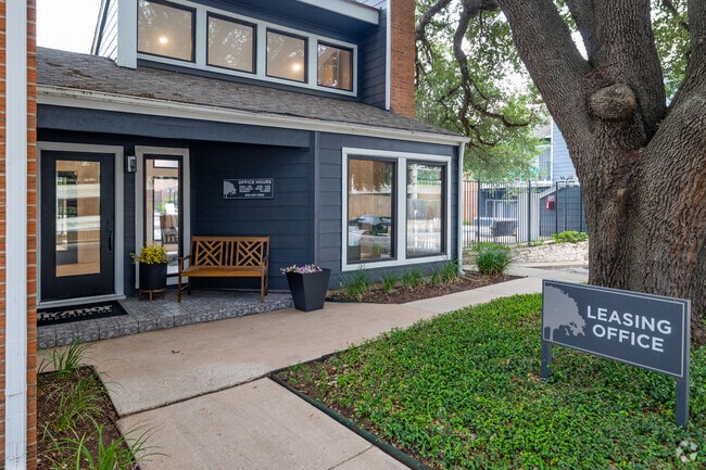 Leasing Office - Tramor at the Oaks Apartments