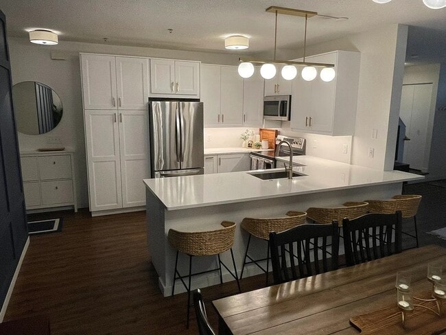Foto del edificio - 680 N 2nd St