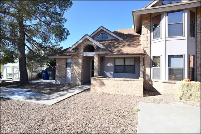 Foto del edificio - 813 Knorr Pl