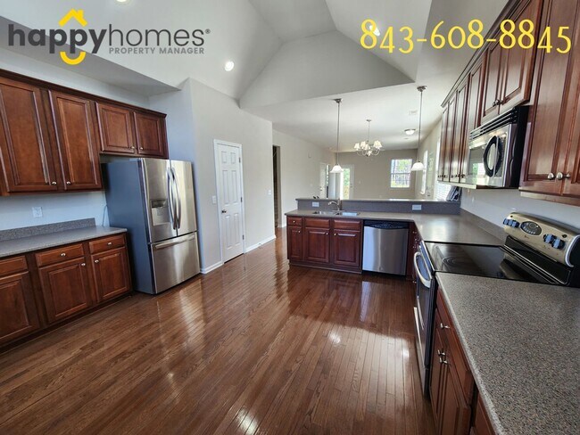 Building Photo - Amazing 3 Bed 2.5 Bath Elevated Townhouse Located in Marsh View on Johns Island!