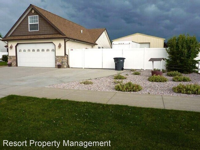 Building Photo - 3 br, 2 bath House - 8482 N Brookside Dr