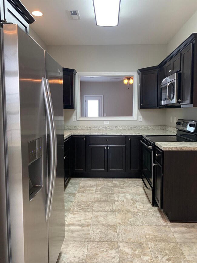 Foto del edificio - 3408 Sweet Clover Ln