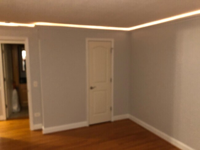 Foto del edificio - 4936 N Leonard Dr